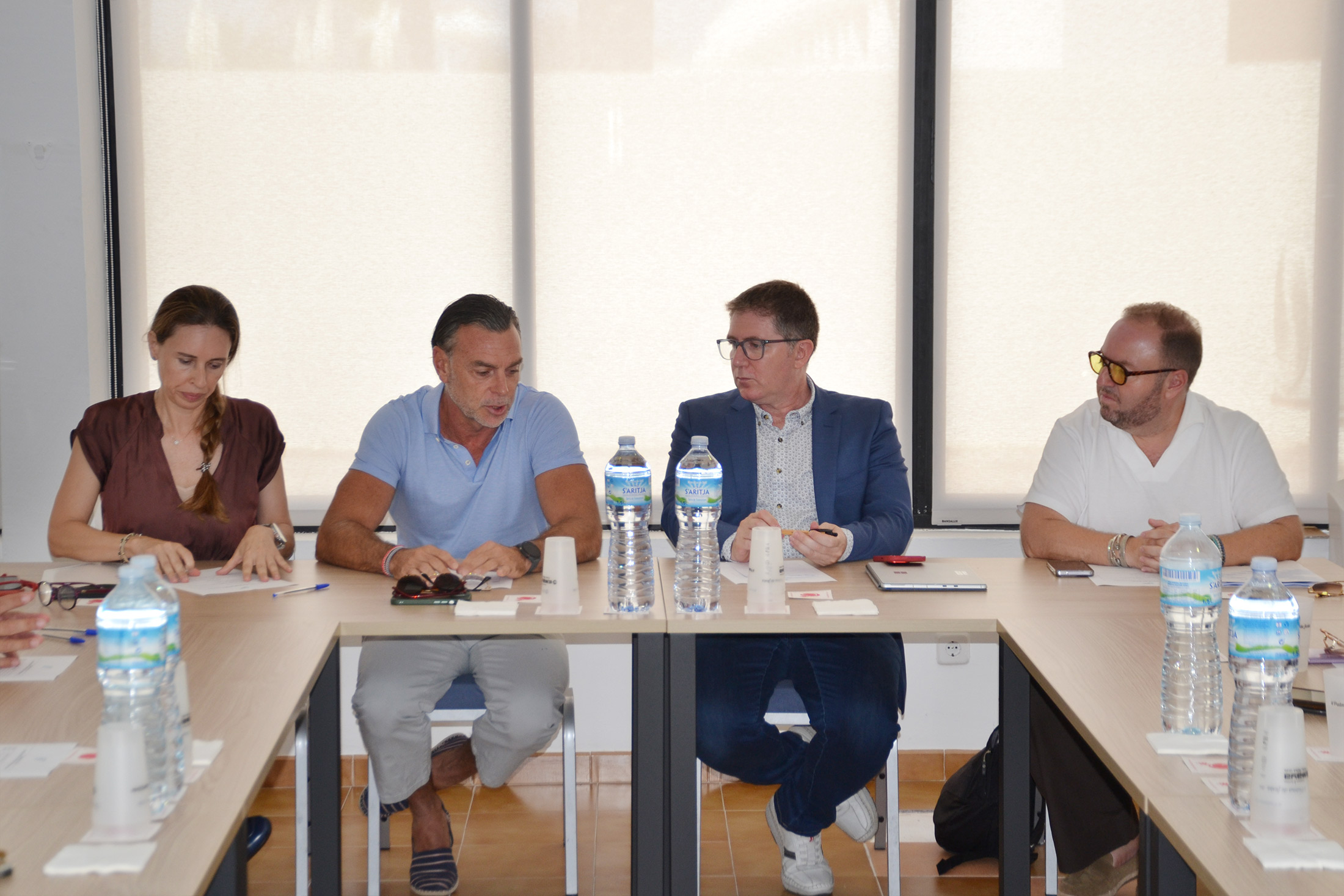 Imatges de la reunió amb l'Associació 
